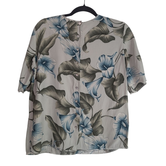 Blue and Green Short Sleeve Blouse with Watercolor Floral Design - Picture 2 of 4